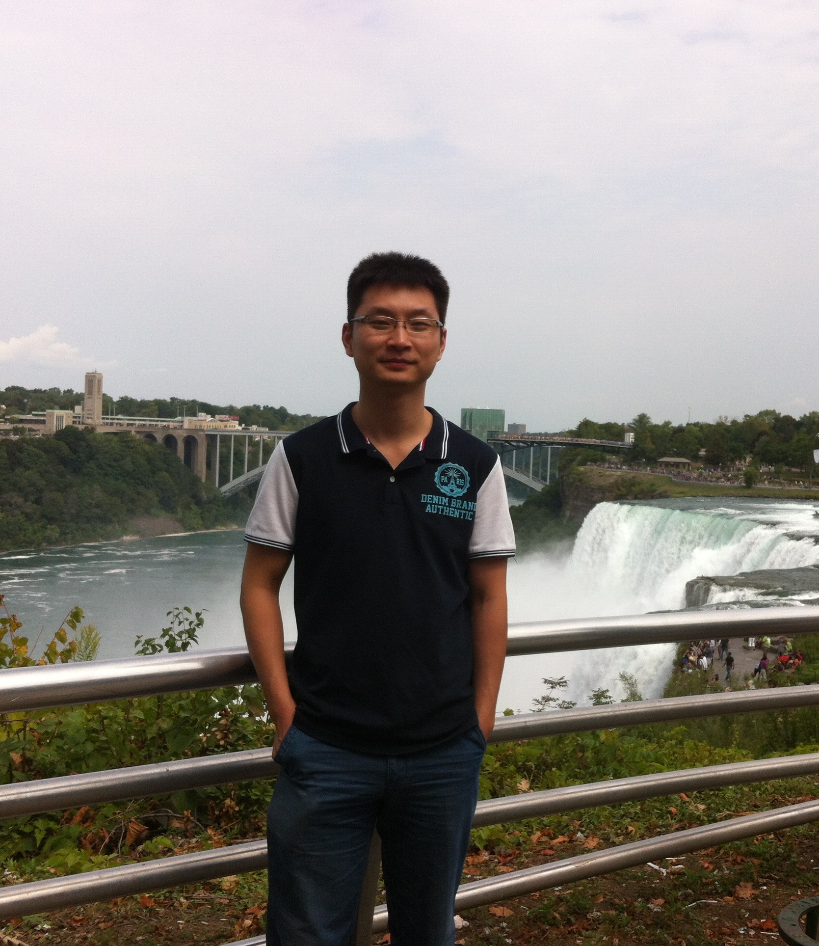 九游会在线登录官网创新论坛第一千四百五十九讲：Ultra-cold gases---A “hot” dish of the “coldest” matter in physics