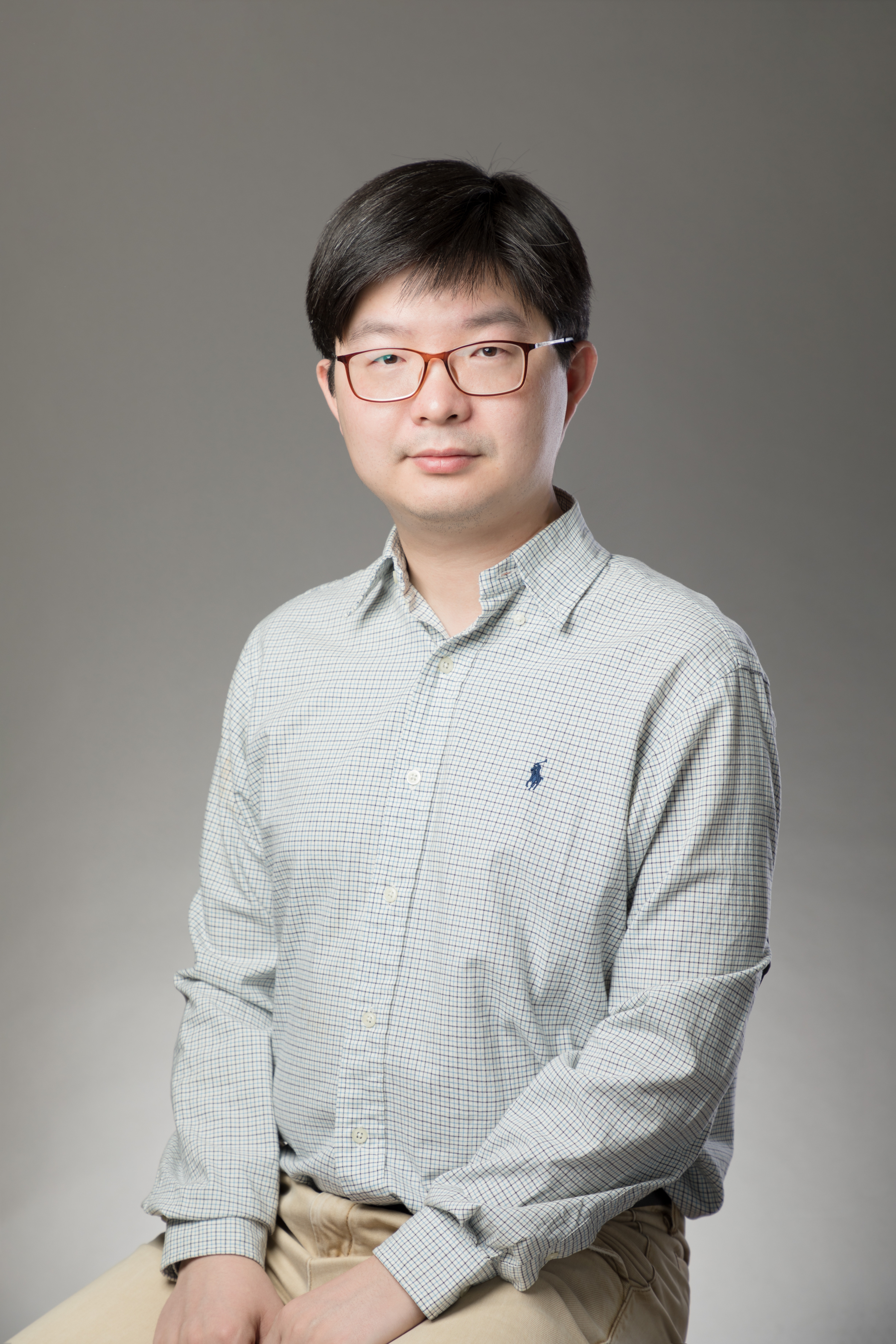 九游会在线登录官网创新论坛第一千六百五十三讲：On the Painleve II hierarchy and  their applications