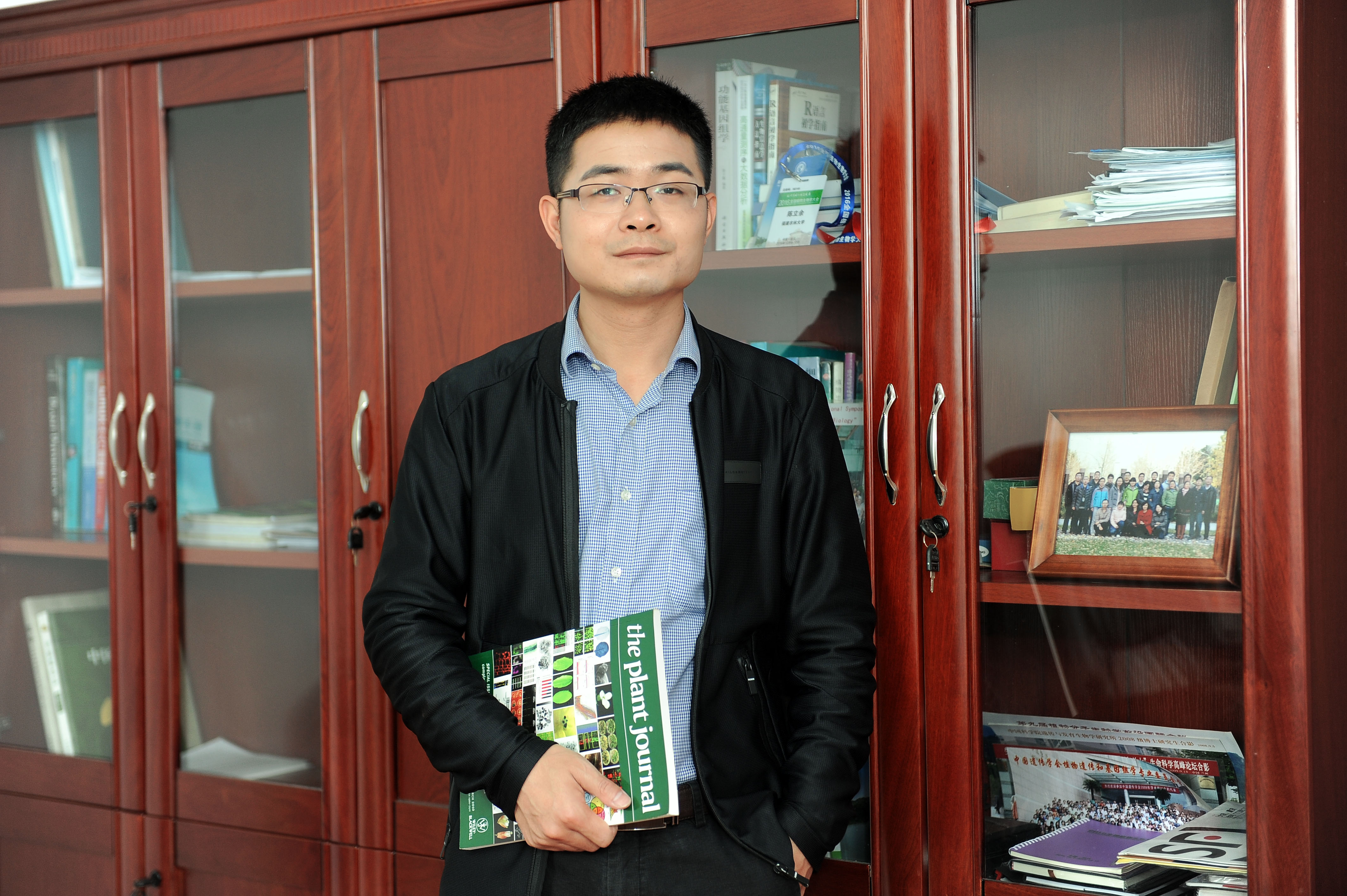 九游会在线登录官网创新论坛第一千四百二十七讲：探索植物生殖与驯化的秘密—从模式植物到水果作物